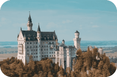 Фото замку на горі